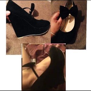 Black Wedges with Bow